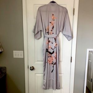 Babeyond Kimono long floral satin bathrobe
